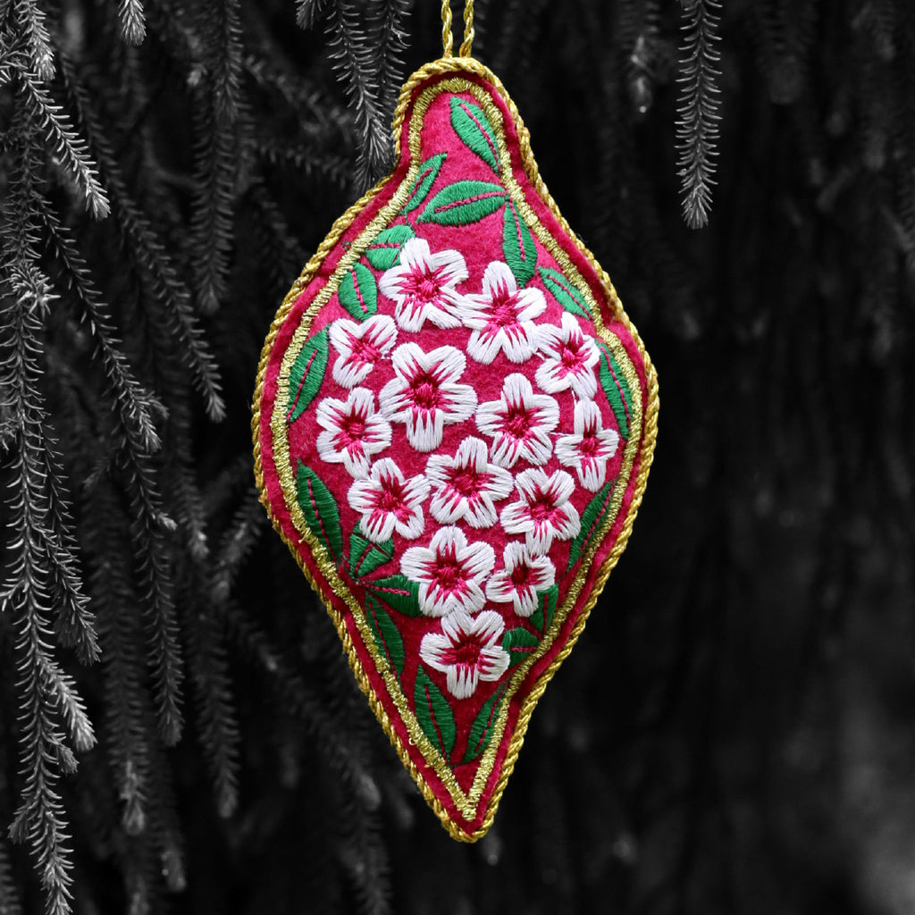 Embroidered ornament - Manuka #2