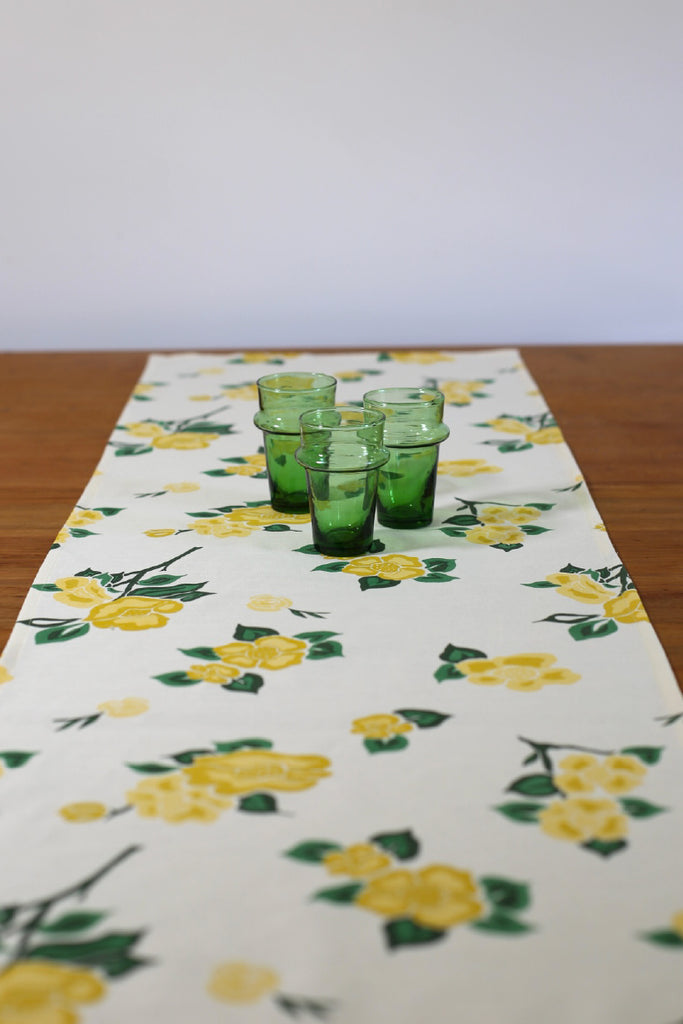 Oneida 'Summer Love' Table Runner